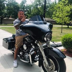 Meet your Posher, Sanhti